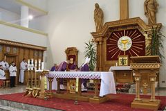 Po�wi�cenie rze�b Matki Bo�ej i �w. Jana Aposto�a