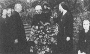 ks. Sopo�ko w�r�d Si�str Jezusa Mi�osiernego