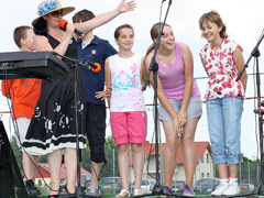 Konkursy, wyst�py zespo��w, jazda na kucyku, wspinaczka i wiele innych