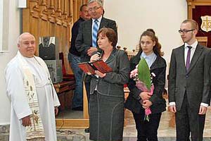 W podzi�kowaniu za 24 lata pos�ugi duszpasterskiej w naszej parafii.