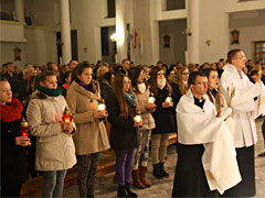 Procesja z relikwiami �wi�tych, patron�w naszej parafii