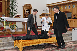 Spektakl po�wi�cony �w. St. Kostce - wystawiony przez kleryk�w II roku Seminarium