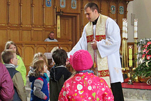 Parafia p.w. Bo�ego Cia�a w �om�y - ks. Maksym Padlewski