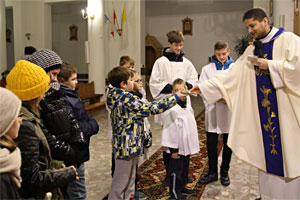 Roraty - uroczysta Msza �w. o brzasku dnia 21 grudnia 2015 r. godz. 6.30