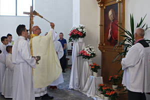 Parafia p.w. Bo�ego Cia�a w �om�y - Po�wi�cenie obrazu b�. kard. Stefana Wyszy�skiego