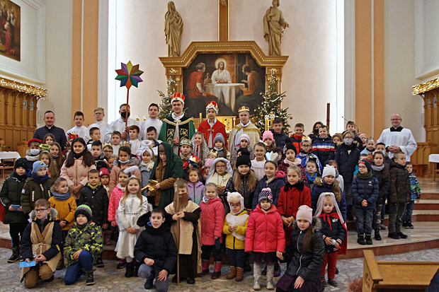 Uroczysto�� Trzech Kr�li - 6 stycznia 2022 r. - Parafia p.w. Bo�ego Cia�a w �om�y