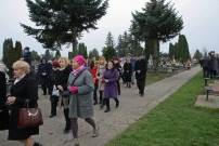 Uroczysto�� Wszystkich �wi�tych, procesja na cmentarzu - 2022.11.01